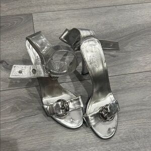 Gucci Metallic Silver Vintage Thick Heels with Buckle Sz 6 1/2 B
